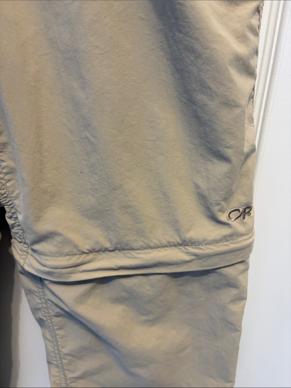 NWOT Outdoor Research women’s Convertible Cargo Pants in tan. - Picture 2 of 5